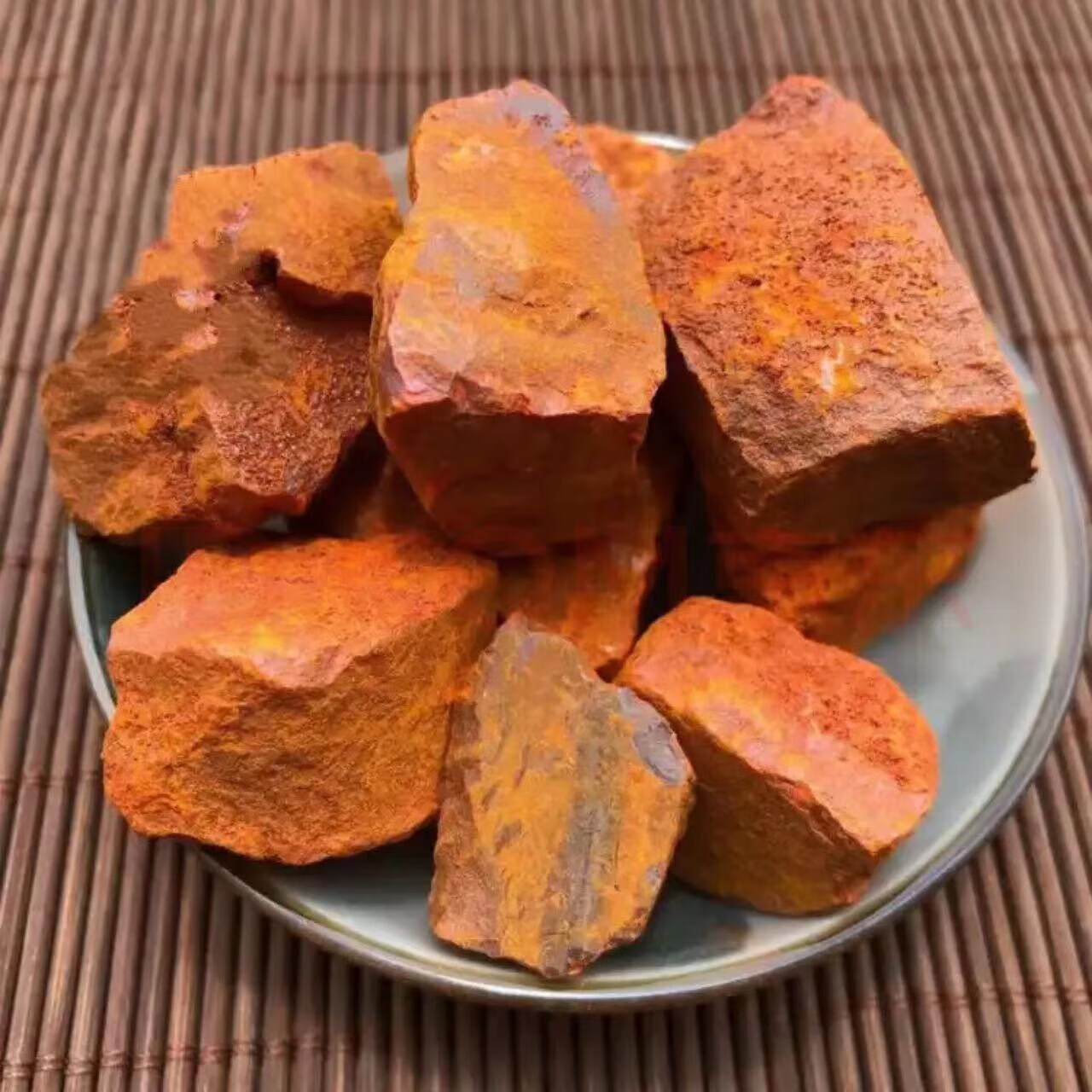 天然原石雄黄矿物晶体精品矿石标本奇石摆件地质科普教学收藏观赏 250