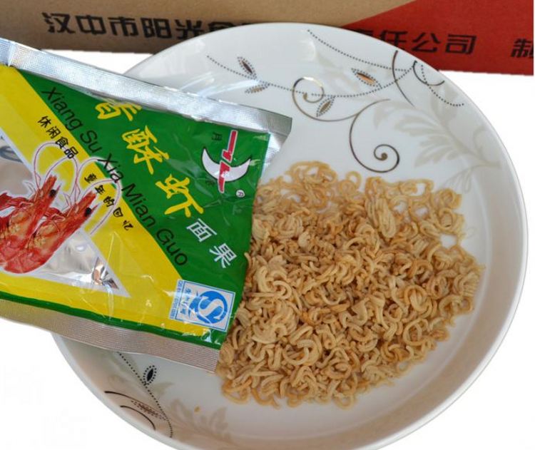 厂家授权直销陕西汉中城固月亮牌方便面面果58g鸡汁麻辣香酥虾味休闲