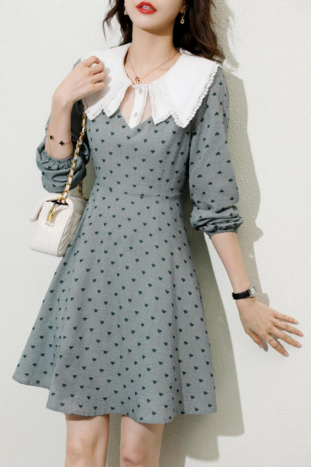 婪澈连衣裙女2021春款新款连衣裙气质小个子收腰显瘦蕾丝拼接轻奢名媛