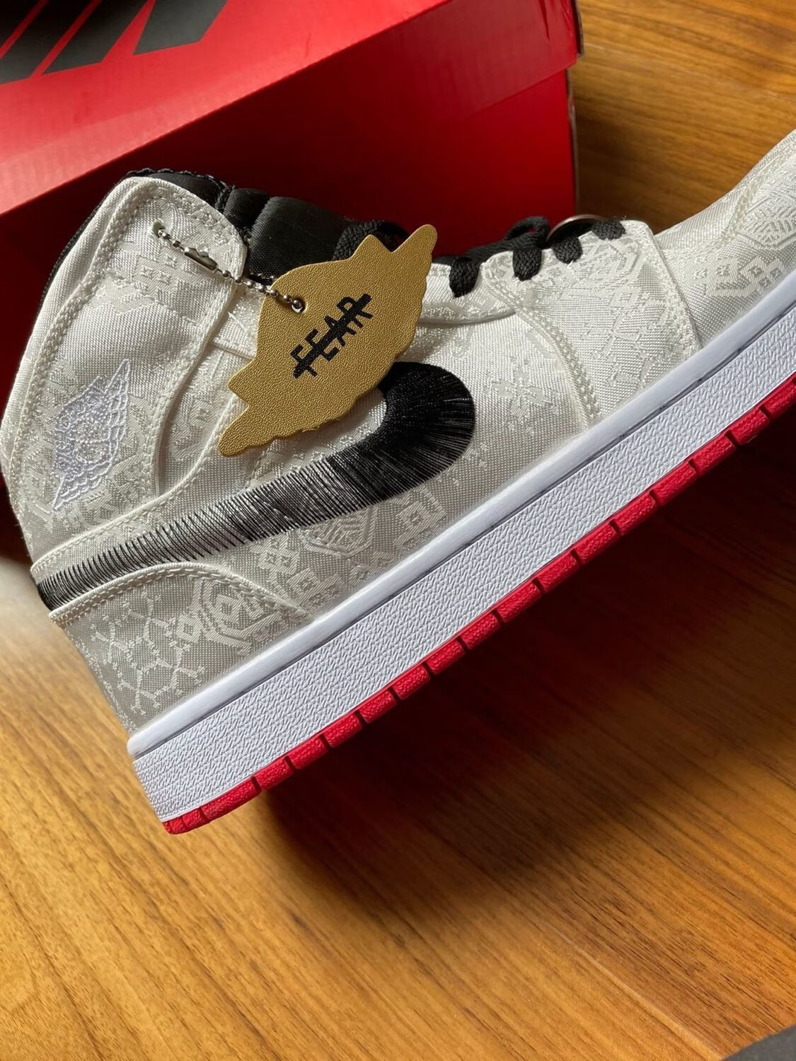 【官方旗舰】aj1高帮白丝绸陈冠希联名铜钱乔1藤原浩闪电倒钩篮球鞋