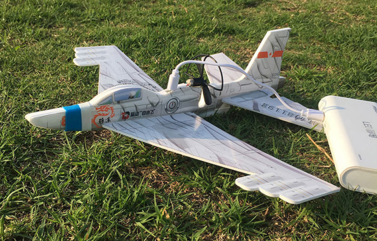 定制玩具航模男孩儿童电动飞机滑翔机手抛飞机户外拼装充电航空模型