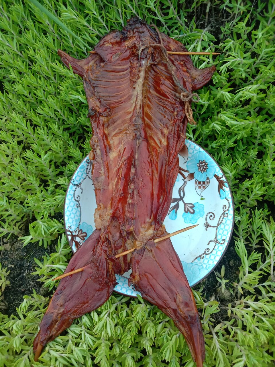 腊兔湖南土特产腊兔子腊肉兔子肉土家腊兔肉风干兔柴火烟熏兔整只