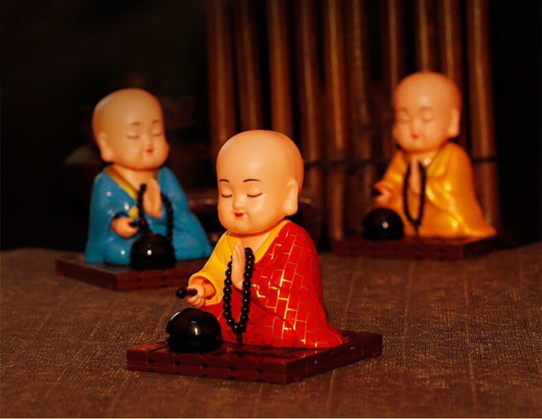 小和尚汽车装饰品摆件太阳能小沙弥创意摇头小和尚公仔 红袈裟【图片