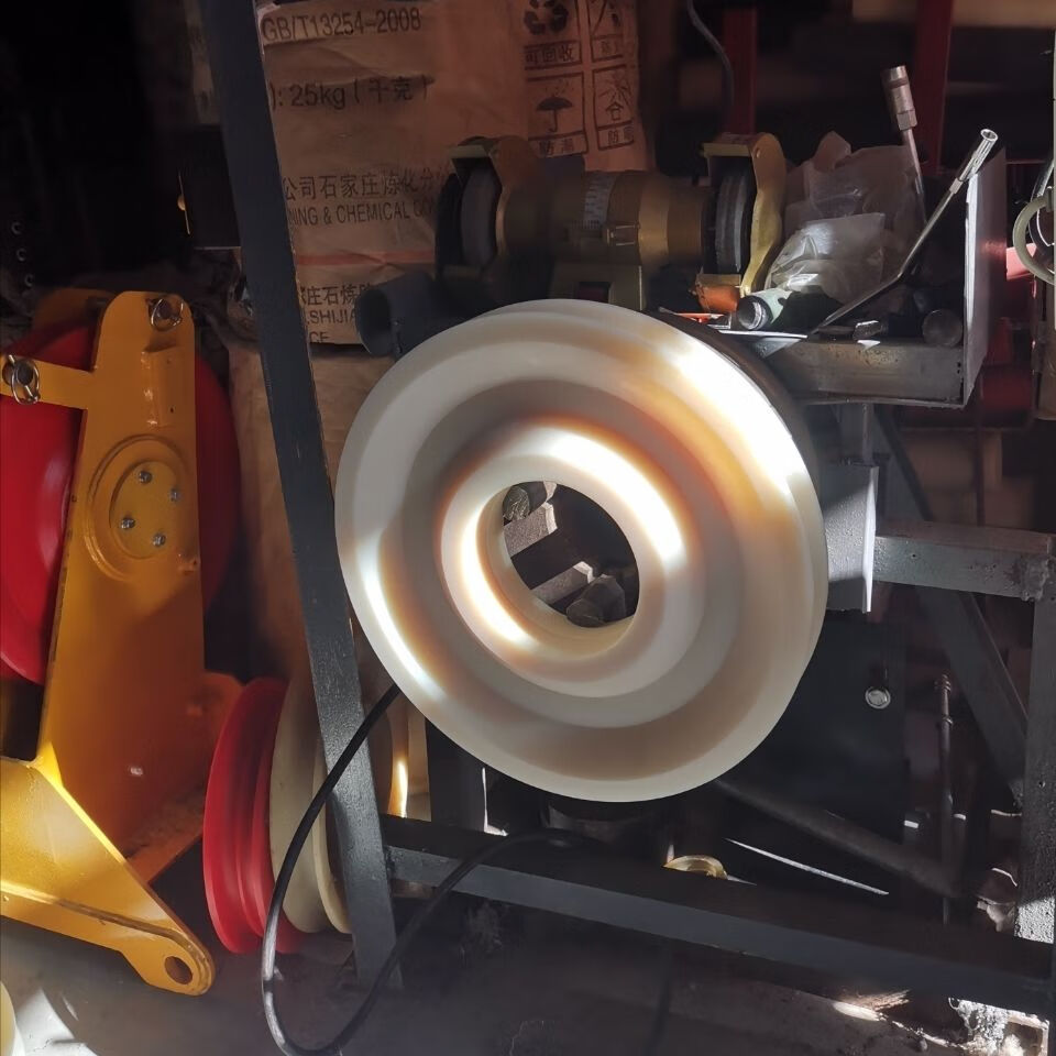 吊车滑轮徐工中联三一柳工泰安吊车尼龙滑轮大钩小钩臂头滑轮 中联12