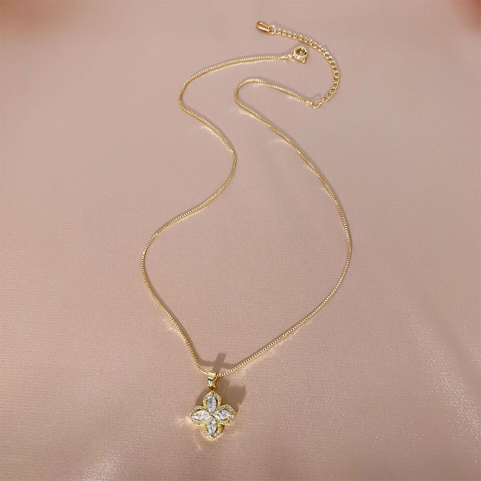 式四瓣花吊坠项链女温柔仙气七夕情人节生日礼物旋转四瓣花项链耳钉