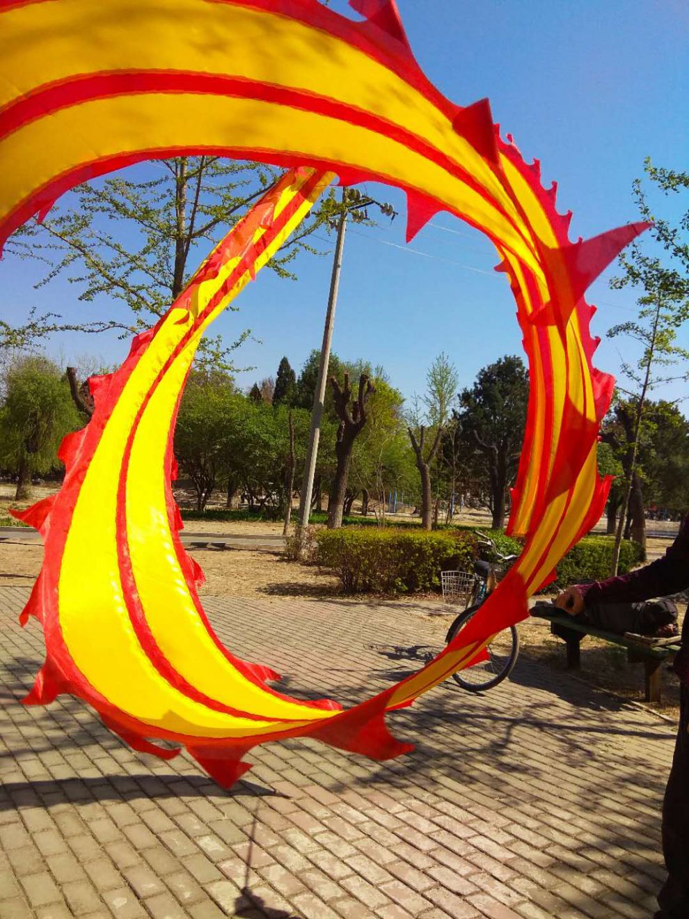 广场舞龙彩带舞龙丝带单手甩龙飘龙耍龙彩绸12m伸缩杆