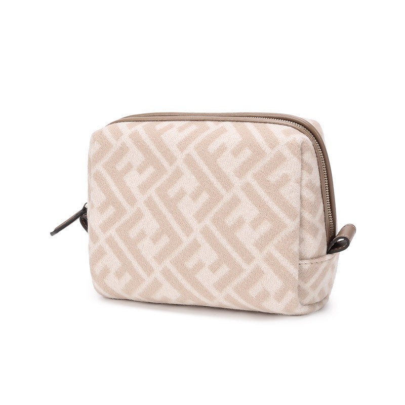 女包芬迪fendi女士织物手拿包化妆包小号8n0172ahjff1f24米色ff图案