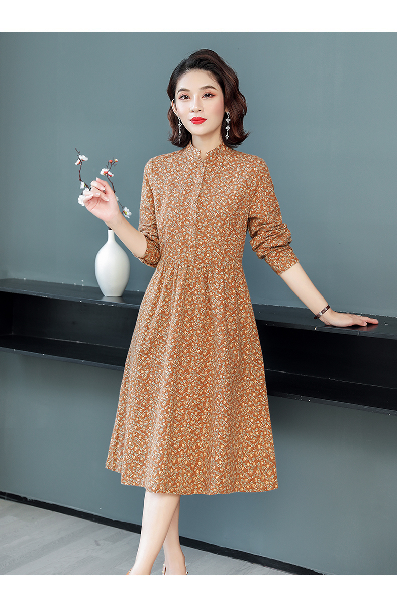 雅鹿品牌2021春秋新款长袖连衣裙女加大mm宽松显瘦文艺复古中长款碎花