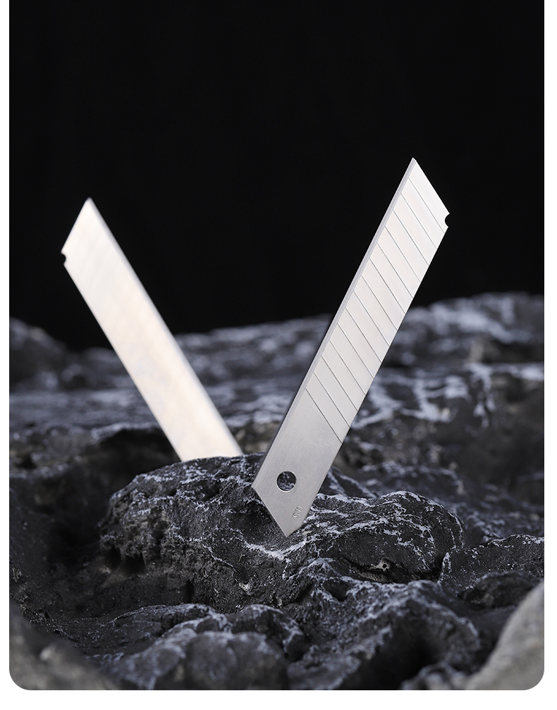 美工刀片大号18mm宽加厚06mm黑色刀片05mm壁纸裁纸刀片工业级黑色18mm