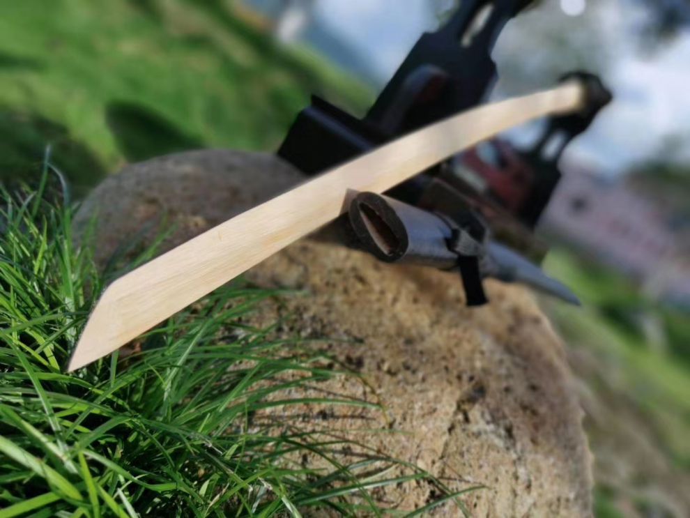 【消波风月斬】竹之练习刃仿古铜刀镡,竹制刀身更加耐用,实木刀鞘