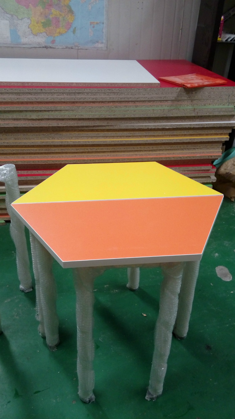 六边形桌椅组合六角组合梯形辅导桌团体活动室学生课桌拼接会议桌