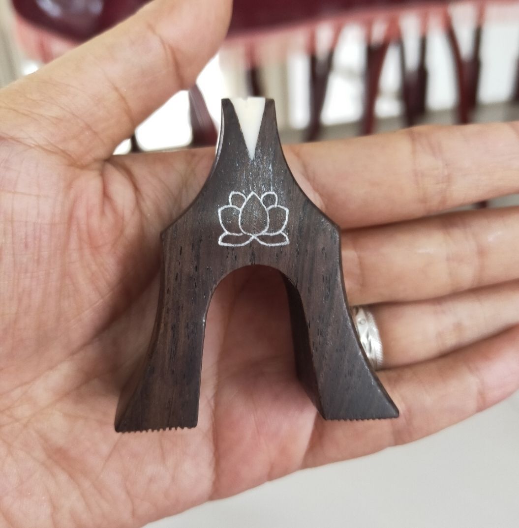 古筝筝码黑檀莲花筝码单个防滑筝码倒三角电脑刻字专业演奏级14号码