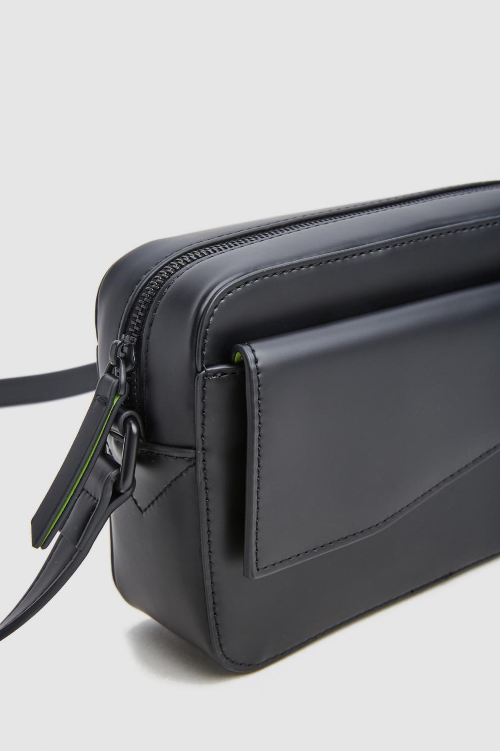 蒂雅公牛单肩包2022春季新品男士商务斜挎方包时尚通勤包包正黑