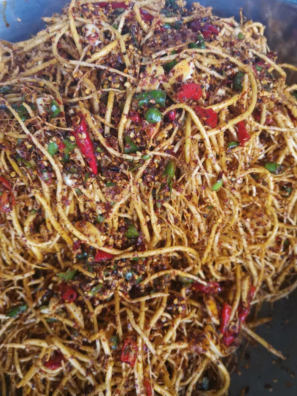 云南普洱西盟自制佤味麻辣苤菜根麻辣爽口木姜子散装下饭菜佤味带瓶