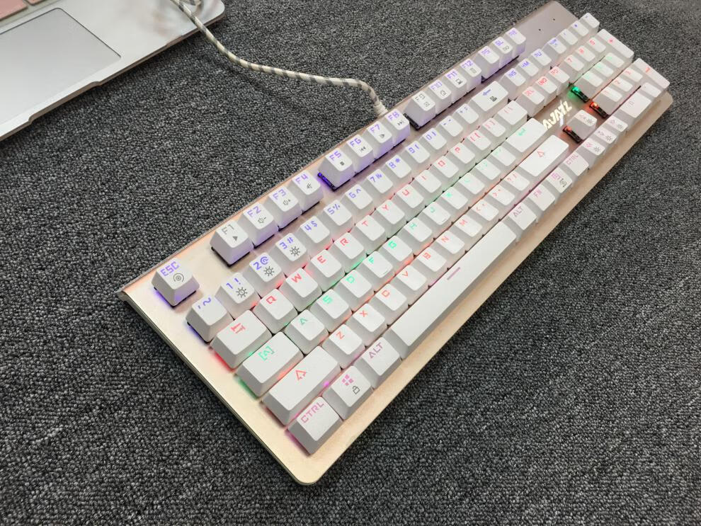 黑爵ak35i机械战警粉色白光青轴混光跑马灯游戏机械键盘 姜黄色 k101
