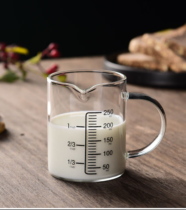 玻璃量杯带刻度耐高温计量杯家用烘焙量杯带盖加厚耐热厨房量杯子有盖