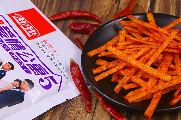 湖南重庆麻辣小吃爱情公寓辣条5角8090怀旧学生宿舍零食香辣面筋 爱情