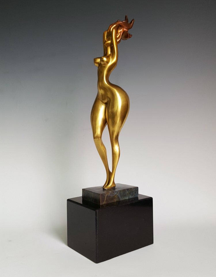 2021新款送客户网红推荐纯铜人物雕像客厅家居装饰工艺品肥臀女性人物