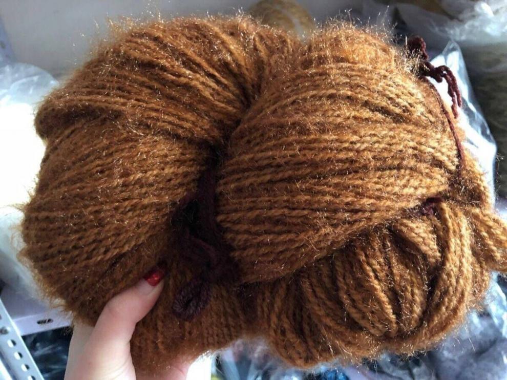 汝晗 松鼠绒毛线松鼠绒毛线亮丝线织围巾帽子外套中粗松鼠纱毛线团 09