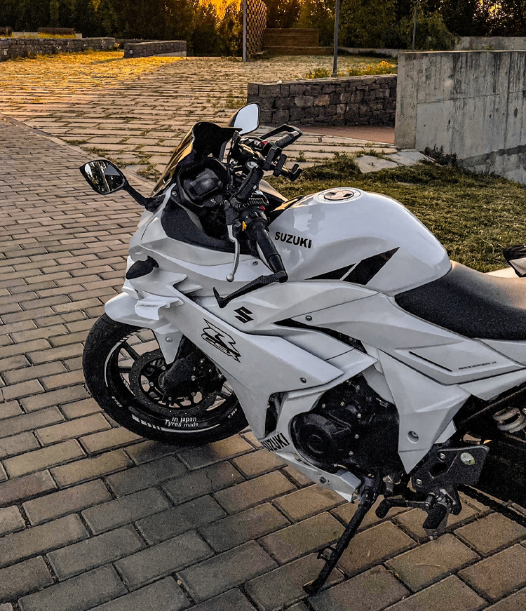 适用于21-22款铃木gsx250r 改装定风翼 风刀扰流罩仿碳纤侧翼通用高