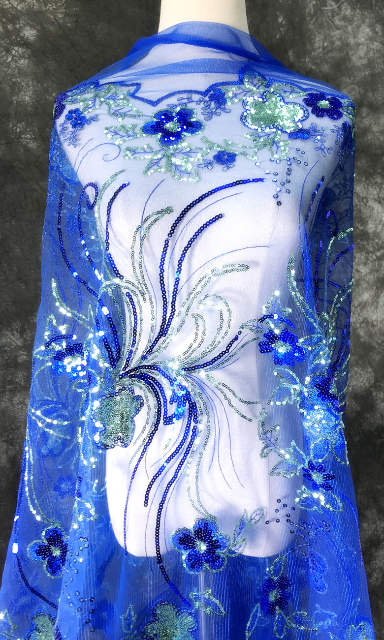 新款粉宝蓝色大花立体亮片刺绣网纱布料表演服花朵绣花蕾丝面料 蓝色
