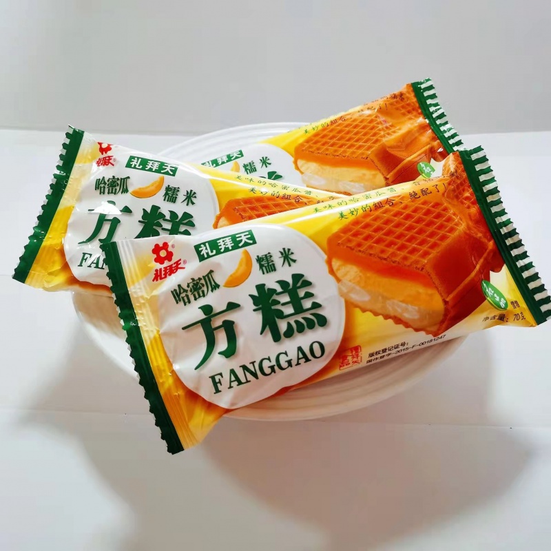 礼拜天大东北红豆哈密瓜草莓糯米方糕威化夹心雪糕冰激凌冷饮整箱