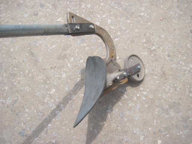 耕田配件 犁头犁尖犁铧器 起垄器犁头 铸铁犁 开沟器 耕地犁车头 6号