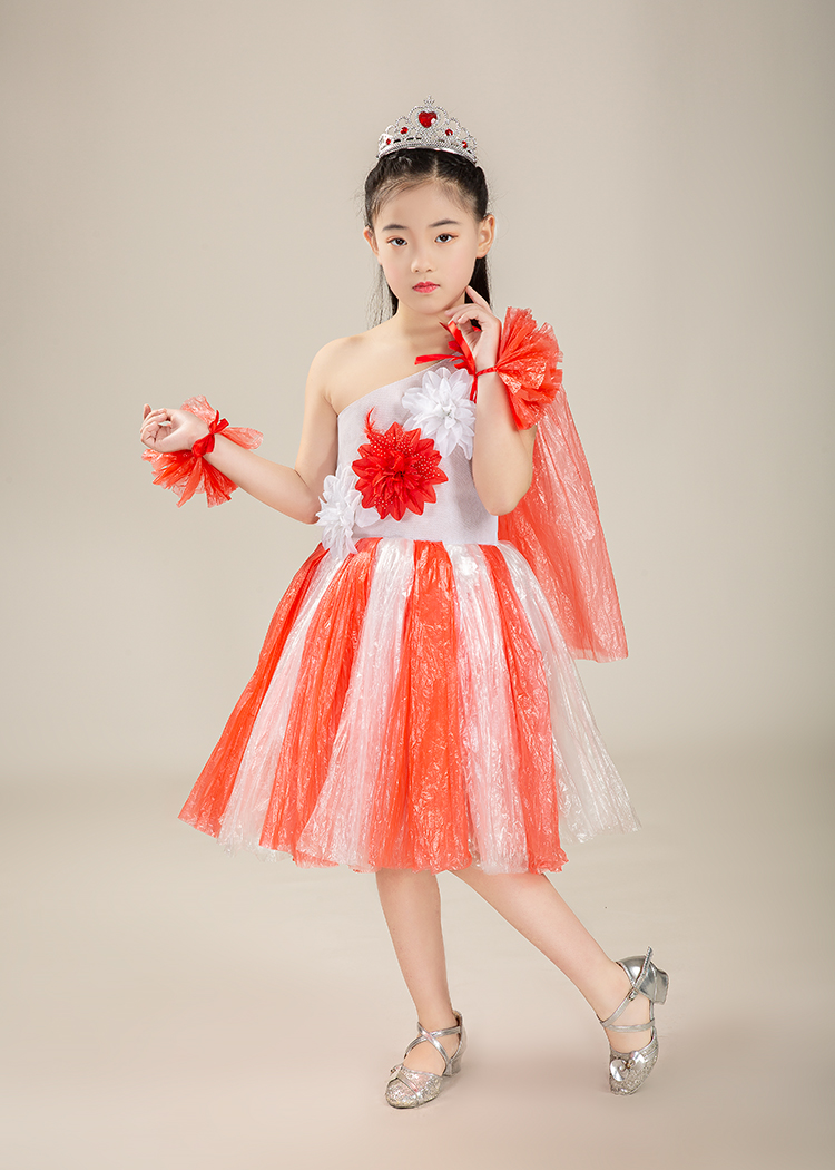 环保时装秀女孩新款环保服装儿童时装秀演出服手工材料时装秀diy亲子