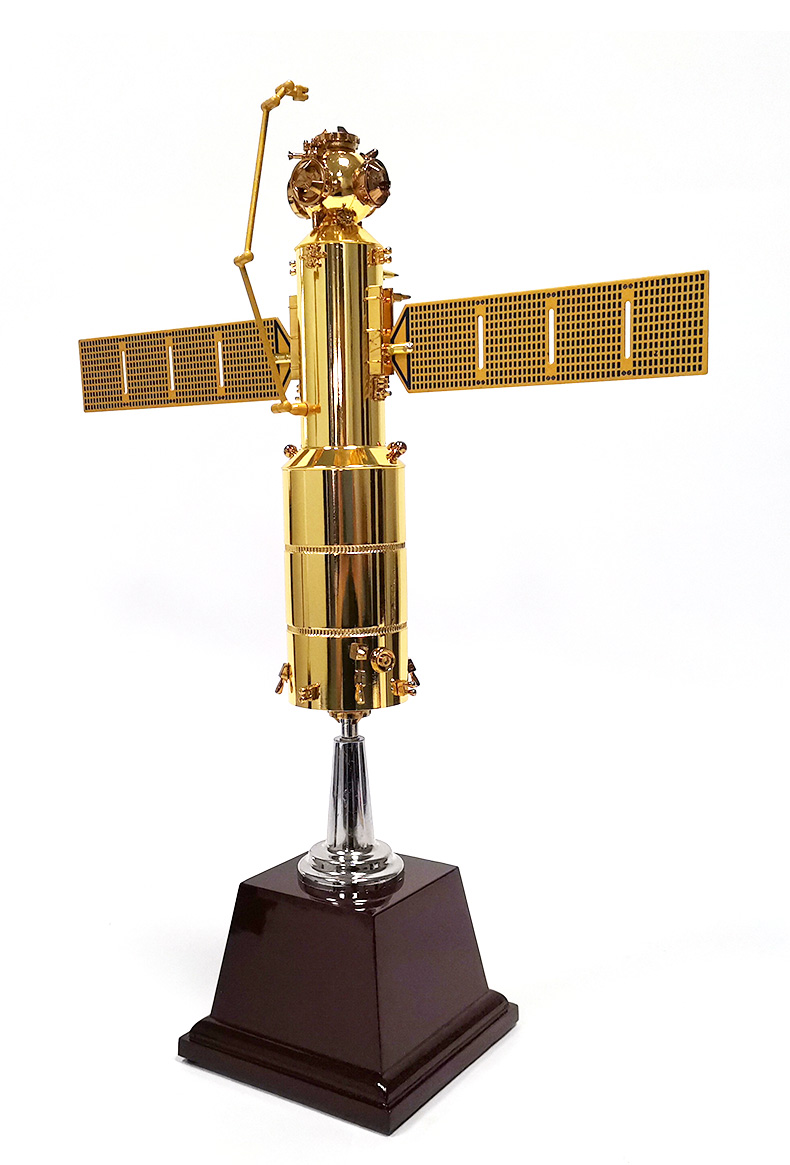 中国天宫空间站模型天和号核心舱航天器天宫神舟问天号太空飞船卫星 1