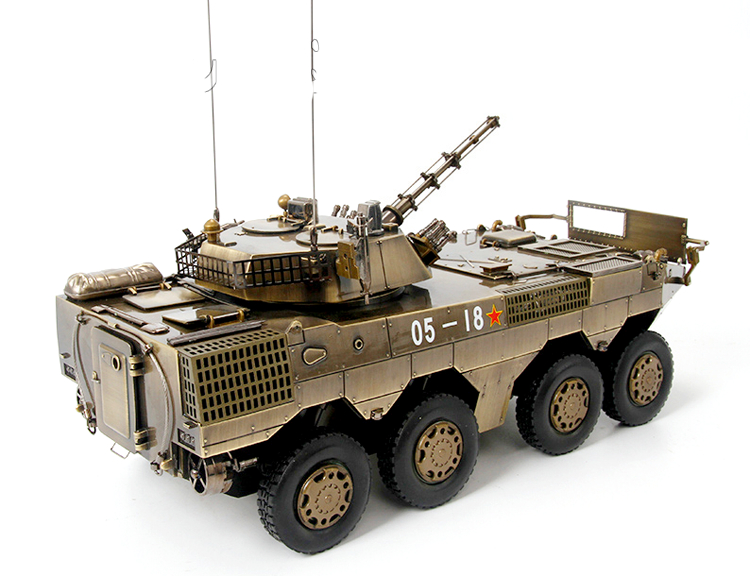 温妤 军事战车09式8x8轮式步兵战车装甲运兵车模型1:26合金仿真摆件 1