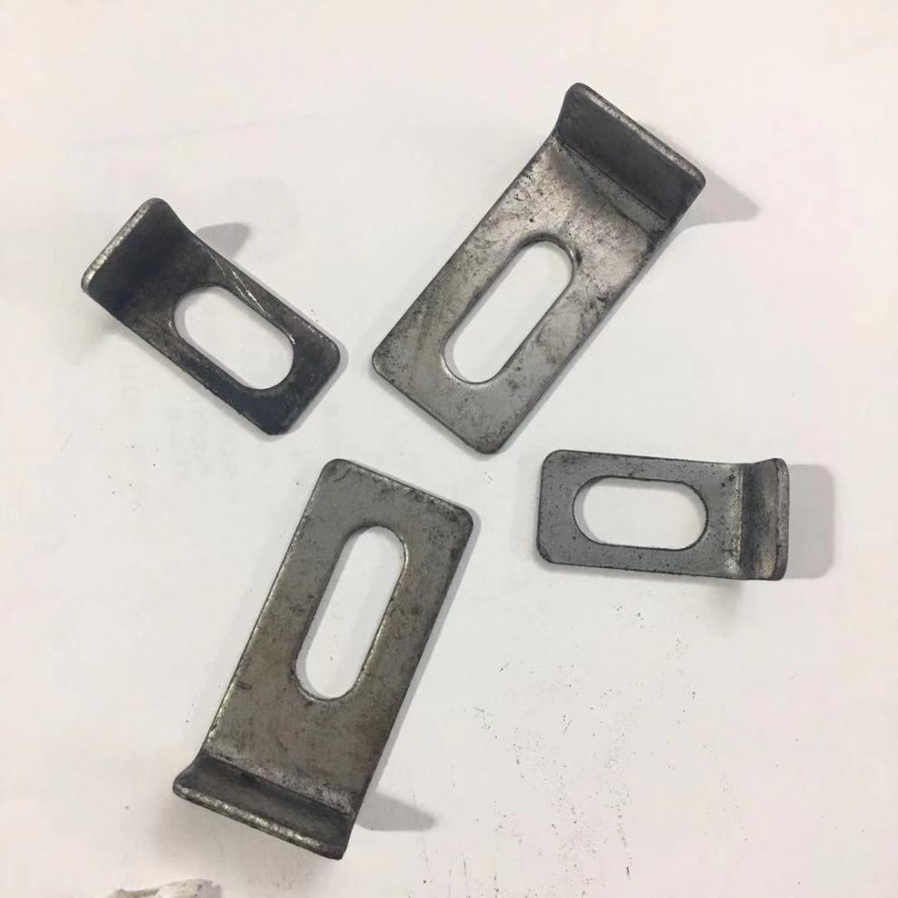 铁角码 卷帘门小号角码 大号角码 门窗配件连接平焊接胀丝固定件 小号