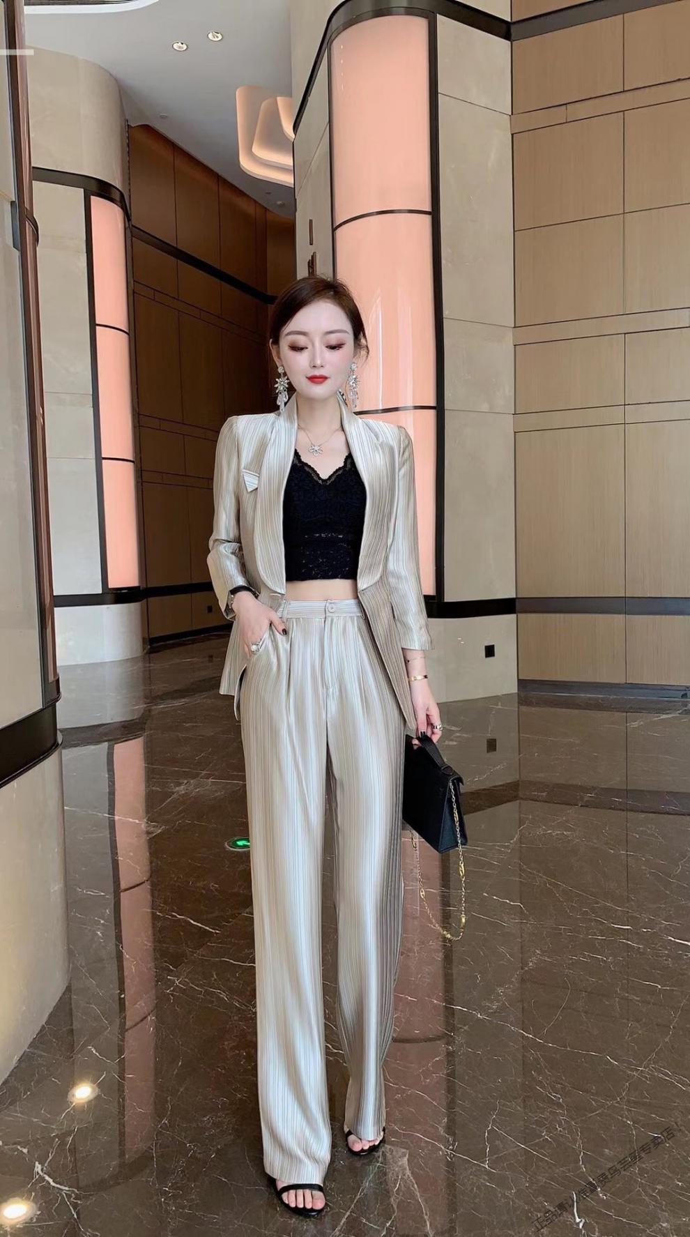 富贵鸟欧洲站名媛西服套装2021夏新款职业气质三醋酸真丝西装长裤两