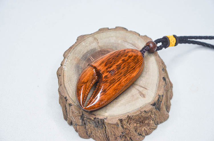 蟹钳手把件新品蛇纹木小叶紫檀木质蟹钳手把件男女汽车钥匙扣挂件有钱