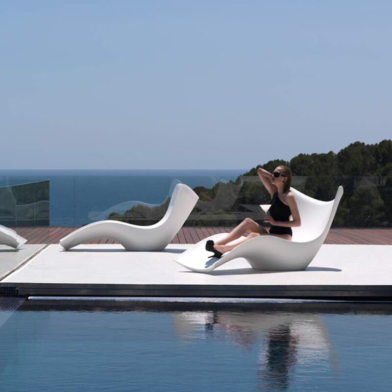 玻璃钢菱形沙滩躺椅户外游泳池温泉休息椅北欧个性水中家具休闲椅款式