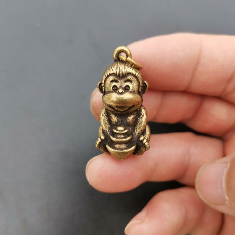 植蔓新品小猴子挂件古玩实心纯铜猴子钥匙扣挂件黄铜大圣猴子抱元宝