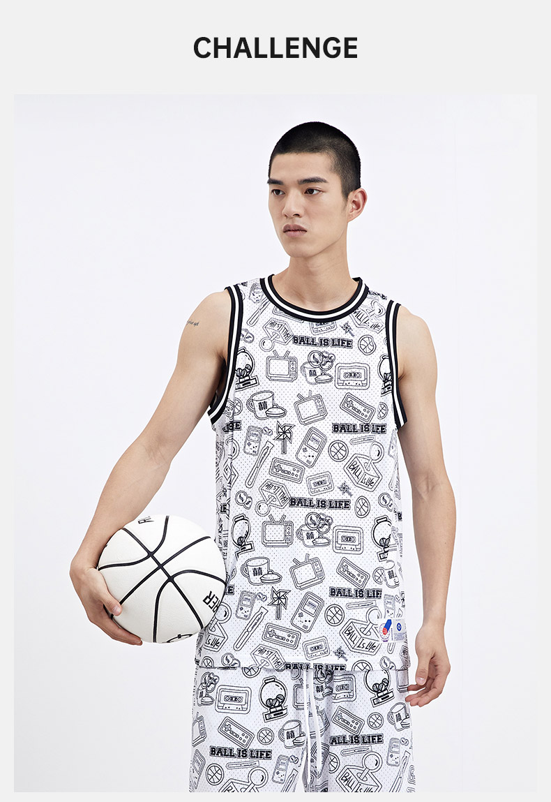 准者2021新款篮球背心男士比赛训练健身宽松满印潮流篮球服上衣 米白