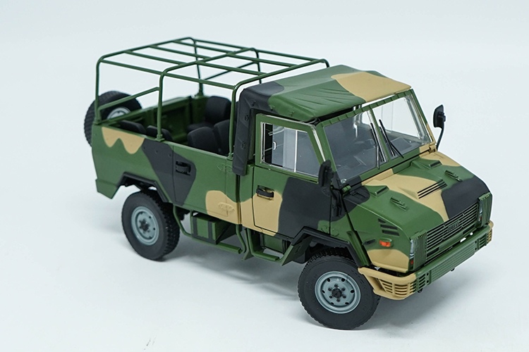 1:24 南京依維柯越野車 iveco 軍事車模越野車仿真合金汽車模型 迷彩