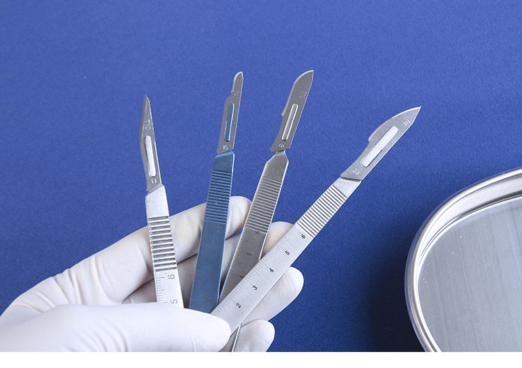 一次性无菌手术刀片双眼皮尖头切割10号23号手术刀片 钨钢刀片15号