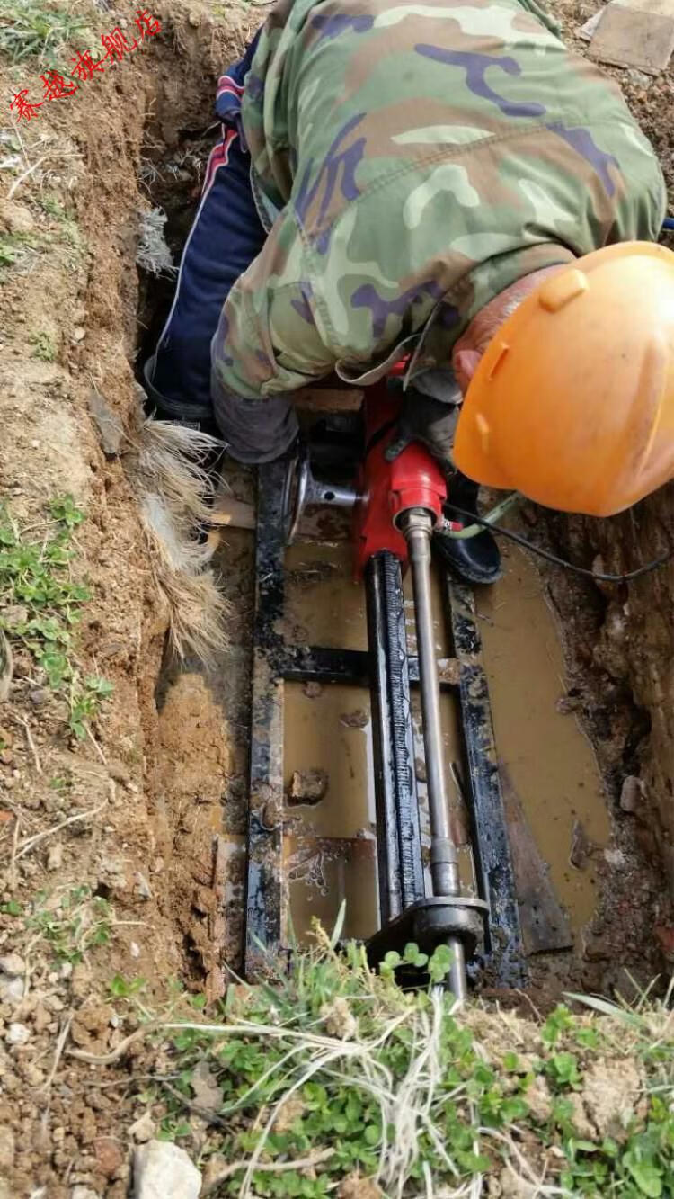 小型地下过路钻孔机非开挖水钻顶管机横向自行走过道钻眼穿管机手提