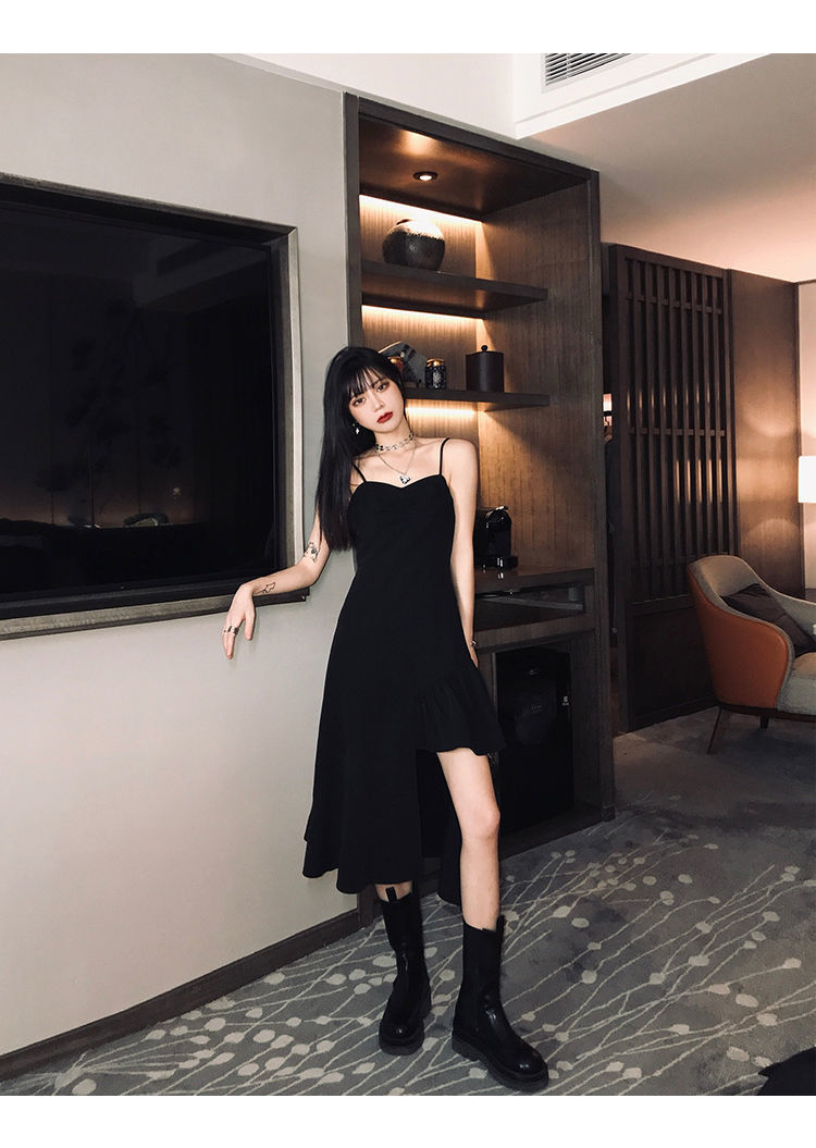 短款西装外套女2021春夏新款宽松显瘦设计吊带裙港风套黑外套黑裙子s