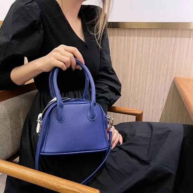 三色ymbhz淡奶油色贝壳包手提奶荔枝纹斜挎包设计感手提包包蓝色
