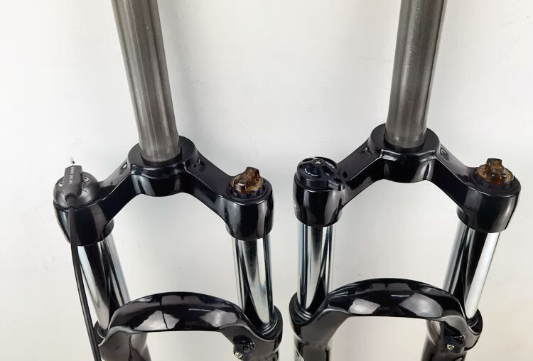 【京选品质】山地自行车油簧避震前叉可调油压锁死26寸27.