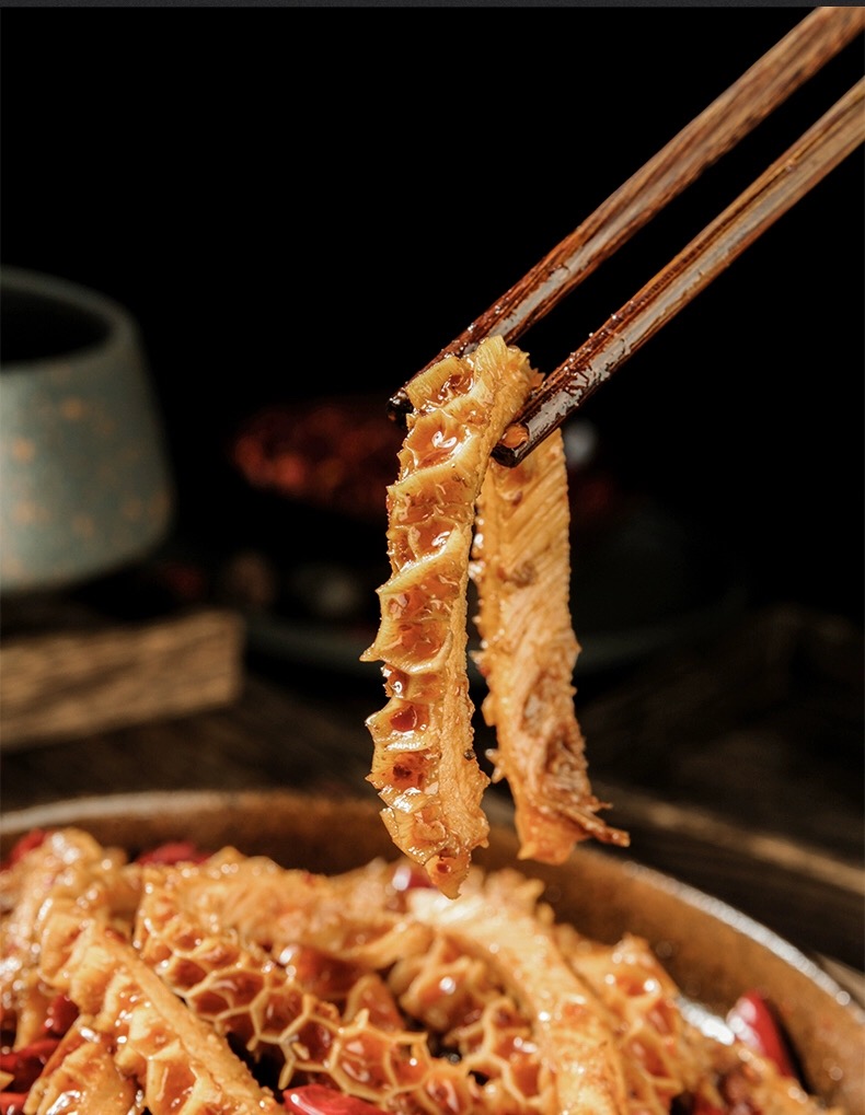 万家回味麻辣红油牛肚香辣金钱肚条四川特产即食辣卤黄金毛肚网红零食