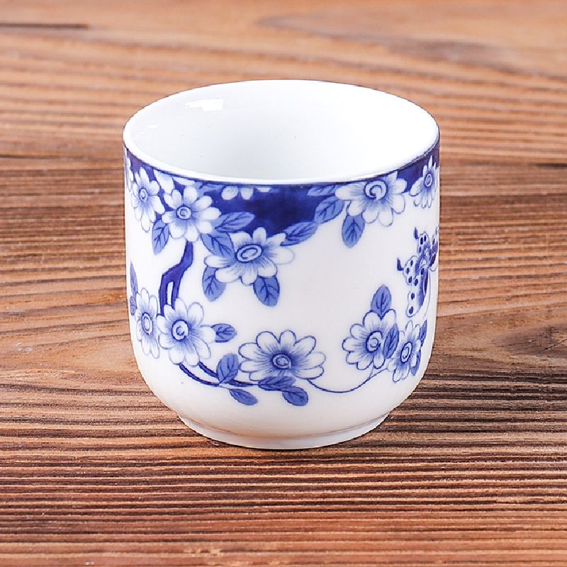 青花瓷陶瓷一两二两酒杯家用套装景德镇茶杯整套创意小号白酒杯清荷