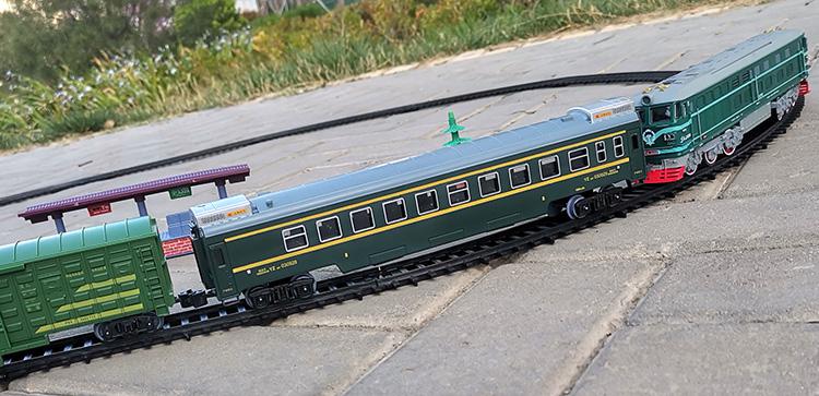 拼装仿真东风蒸汽火车模型奋发东风长仿真电动轨道蒸汽高铁绿皮小火车