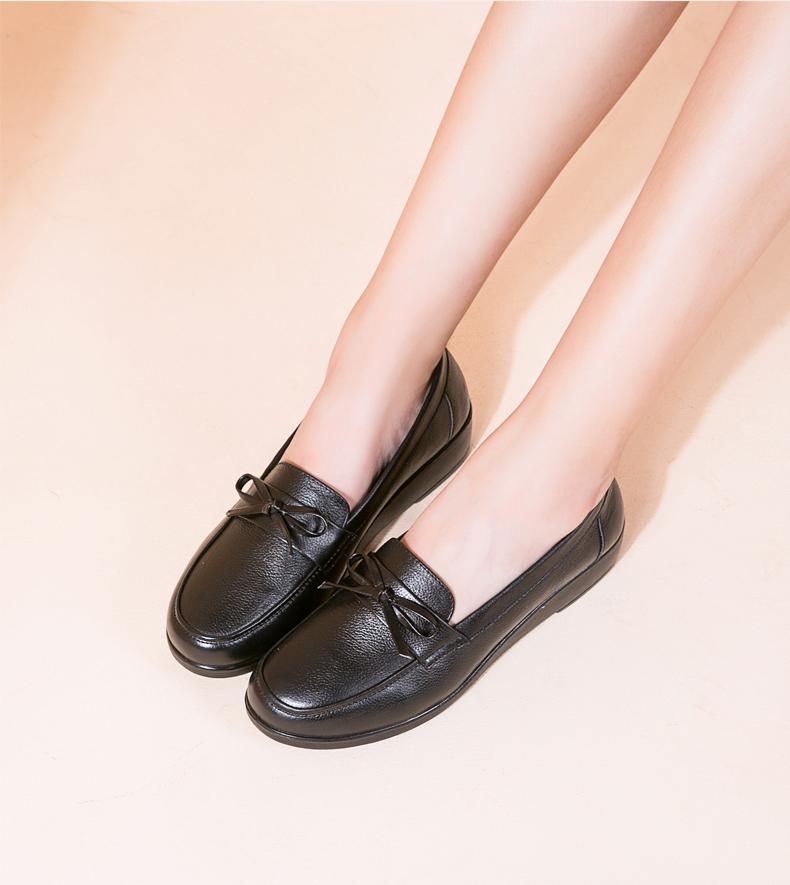 奥康女鞋中老年妈妈鞋真皮软底平底护士单鞋防滑坡跟圆头大码休闲白色