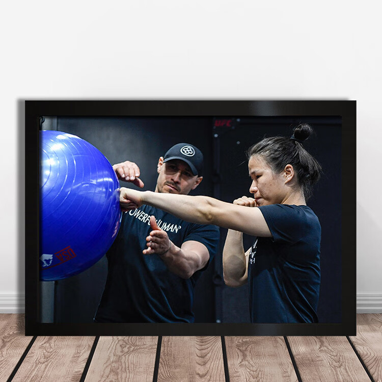 格斗海报装饰挂画 ufc张伟丽海报mma综合女子格斗肌肉拳击写真周边