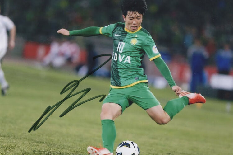 张稀哲 六寸亲笔签名照片 一瞬签名评级卡 卡具卡砖 北京国安