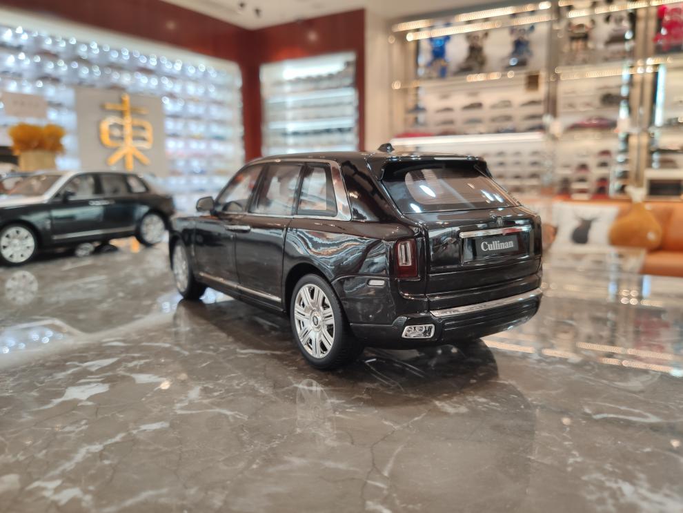 劳斯莱斯车模1:18 库里南rr cullinan仿真合金金属汽车模型礼品收藏