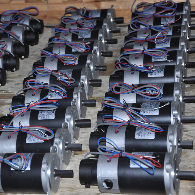 电脉冲火花机伺服电机sanyodenki山洋m818t-031-400电火花48v马达